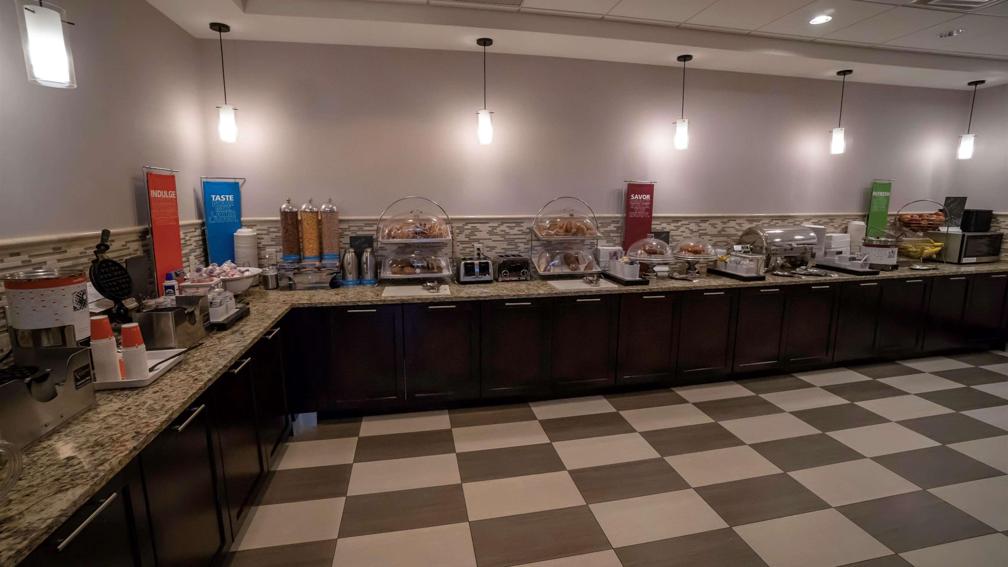 Hampton Inn Carlstadt At The Meadowlands Exteriör bild