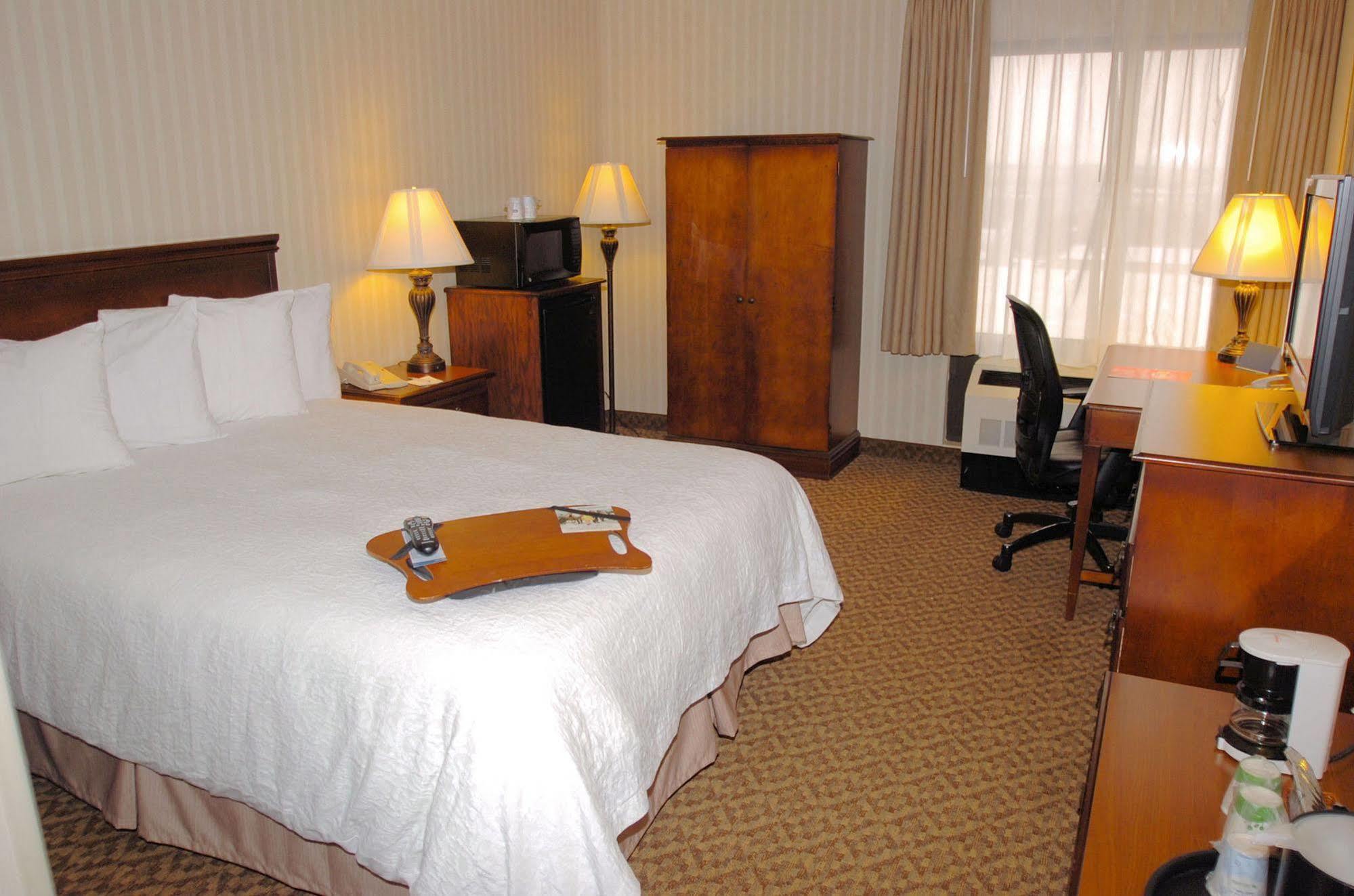 Hampton Inn Carlstadt At The Meadowlands Exteriör bild